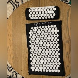 3 Piece Kanji Acupressure Point back back mat, pillow and carry tote bag.